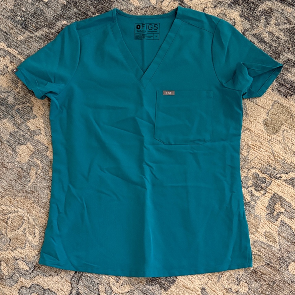 Figs Women's Teal Short Sleeve V-Neck Scrub Top
